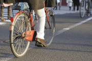 自転車を免許制にしろとは言わんが、講習とかは義務付けるべきでは？
