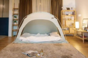 【冬の創作活動が捗る】部屋の中にテントを張る「室内暖房テント」が話題に
