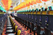 【悲報】今のパチ屋、スロの島がどんどん減らされてる模様