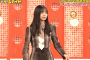【乃木坂46】齋藤飛鳥がノリノリでモデルポーズを披露www