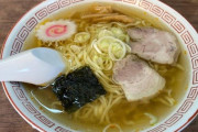 【画像】孤独のグルメ原作者「ラーメンは昔ながらの物じゃなきゃダメなんだよ。醤油スープで刻みネギに焼豚にシナチクなると…」