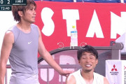 ◆悲報◆浦和の柏木陽介さん、試合中に川崎ベンチに行って小林悠と談笑してしまう(´・ω・`)