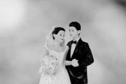 昨年入籍して今年秋に結婚式を予定してたんだけど、旦那の浮気が発覚して結婚式を中止にした　今になって親戚だけでもいいから式をやりたいとか言い出されてめんどくさい