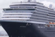 【悲報】日本に入港できなかったクルーズ船、受け入れ先がなく海を彷徨う