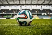 【速報】宮崎市でサッカーの試合中に落雷　高校生2人が心肺停止、複数かケガとの情報