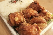 正直唐揚げ弁当って唐揚げ・漬物・ご飯くらいでいいよな