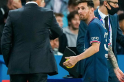 メッシ途中交代に「イライラ」握手拒否…パリSG指揮官が説明