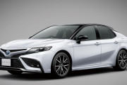 トヨタがハイブリッドセダン「カムリ」を一部改良　運転支援システムを大幅に強化