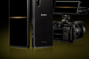 【画像】SONYさん22万円のスマホを発表