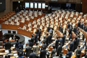 朝鮮人に民主主義は早すぎた　～　【韓国野党】共に民主党、弾劾表決に不参加の国会議員を国民が直接召還し、除名できる法案を発議