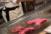 【動画】フランベに失敗したステーキ屋料理人、5歳児に大火傷を負わせてしまう…