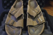 【画像】スティーブジョブズ愛用のサンダル、『3000万円』で落札されるｗｗｗｗ