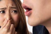 ？「口臭がきついと言われました。今の日本で中高年男性であることは難しい」