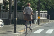 この自転車に外で乗ってる人に初めて遭遇した