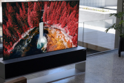 LG、世界初の巻取り式有機ELテレビを発売。価格は900万円