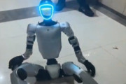 【動画】中国の最新ロボ、動きがマジで人間すぎる