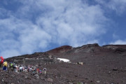 富士山をビーチサンダルで登りたいんやが