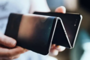 【朗報】三つ折りスマホ、発売へｗｗｗｗｗｗｗｗｗｗｗｗｗｗｗｗ