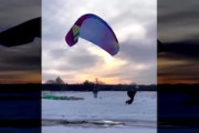 地上からトーイングで飛ぶパラグライダーで墜落事故。腰から落ちるのはヤバい(@_@;)