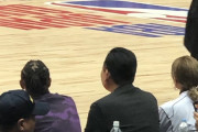 ◆ＮＢＡ◆さいたまスーパーアリーナで神戸総帥三木谷浩史氏がローラと試合見ててワロタｗｗｗ