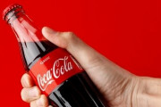 「瓶コーラが販売終了」というウソ情報が拡散されるもコカ・コーラ社がそれを否定！「そのような事実はなく、予定もない」