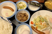 【悲報】ワイ独身派遣（36）の朝ご飯