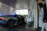イタリアの警察、臓器の緊急搬送に「ランボルギーニ・ウラカン」を使い500kmを2時間で爆走！