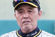 岡田監督、ノックでリタイアした佐藤輝明に「プロ野球選手やろ。そんなんできる思うやん。おかしいやろ