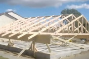 【動画】これは賢い。屋根から先に作って建物を建てるという工法。