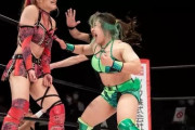 【画像】女子プロレスラーさん、アニメみたいな技を繰り出すｗｗｗｗｗｗｗｗｗｗｗ