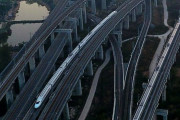 中国人は高速鉄道を「中国の新4大発明」に含め、日本の新幹線をライバル視…中国メディア！