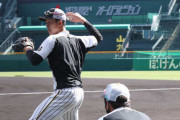 阪神　2失策から一夜…小幡らが試合前に特守