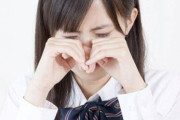 【悩み悲報】女子中学生「私の胸 気持ち悪いですか？」