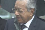マレーシア マハティール元首相 安倍元首相宅を訪れ弔意示す
