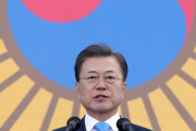 旭日旗模様を背後に演説する文在寅に韓国ネチズン困惑＝韓国の反応