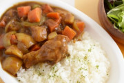 【悲報】ガキワイ「お母さんの作るカレー美味しい！もっと作ってよ！」マッマ「……」→