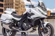 ホンダ、米国の警察向け白バイ「NT1100 Police」を発表
