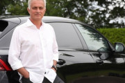 【海外サッカー】モウリーニョ監督、アウディのアンバサダーに　大型SUV「Q8」にニッコリ