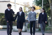高校が「ユニクロ制服」を導入した結果、制服代が4分の1に　ボッタクリ業者死亡