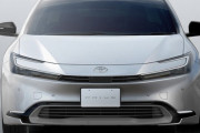 トヨタの新型「プリウス」が受注開始！ 7年ぶり全面刷新で「デザイン」高評価
