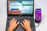スマホと繋いで使うノートPC型ドック｢Mirabook｣　マクアケで出資者募集