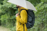 「ビニ傘に代わる新定番！アウトドア向きの傘が人気急上昇」
