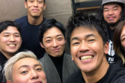 【画像】武井壮「各業界の大物と写真撮った」ﾊﾟｼｬ