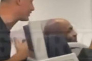 【動画】マイク・タイソン、飛行機でおちょくってきた男にキレてボコボコにする