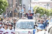 栗山監督WBC優勝パレードで栗山町に14000人集まるｗｗｗｗ