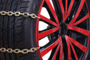 【悲報】タイヤにチェーン、全く意味がなかった・・・