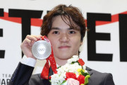 【フィギュア】宇野昌磨さんの首に北京五輪団体銀メダル　都内で受け取る　パリでの授与式は欠席