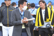 阪神・植田　連日アピール！マルチで存在感　矢野監督がインタビュー乱入質問攻めに