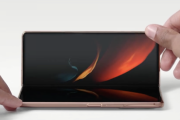 【朗報】サムスンの新しい折りたたみスマホ「Galaxy Z Fold2」、ガチで改良されまくりで凄すぎる