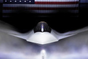 翼が反り上がった新型戦闘機F-47発表－アメリカ